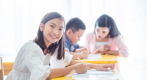 商业脉动与学术精华：探索伦敦商业金融学院新加坡校区的留学优势
